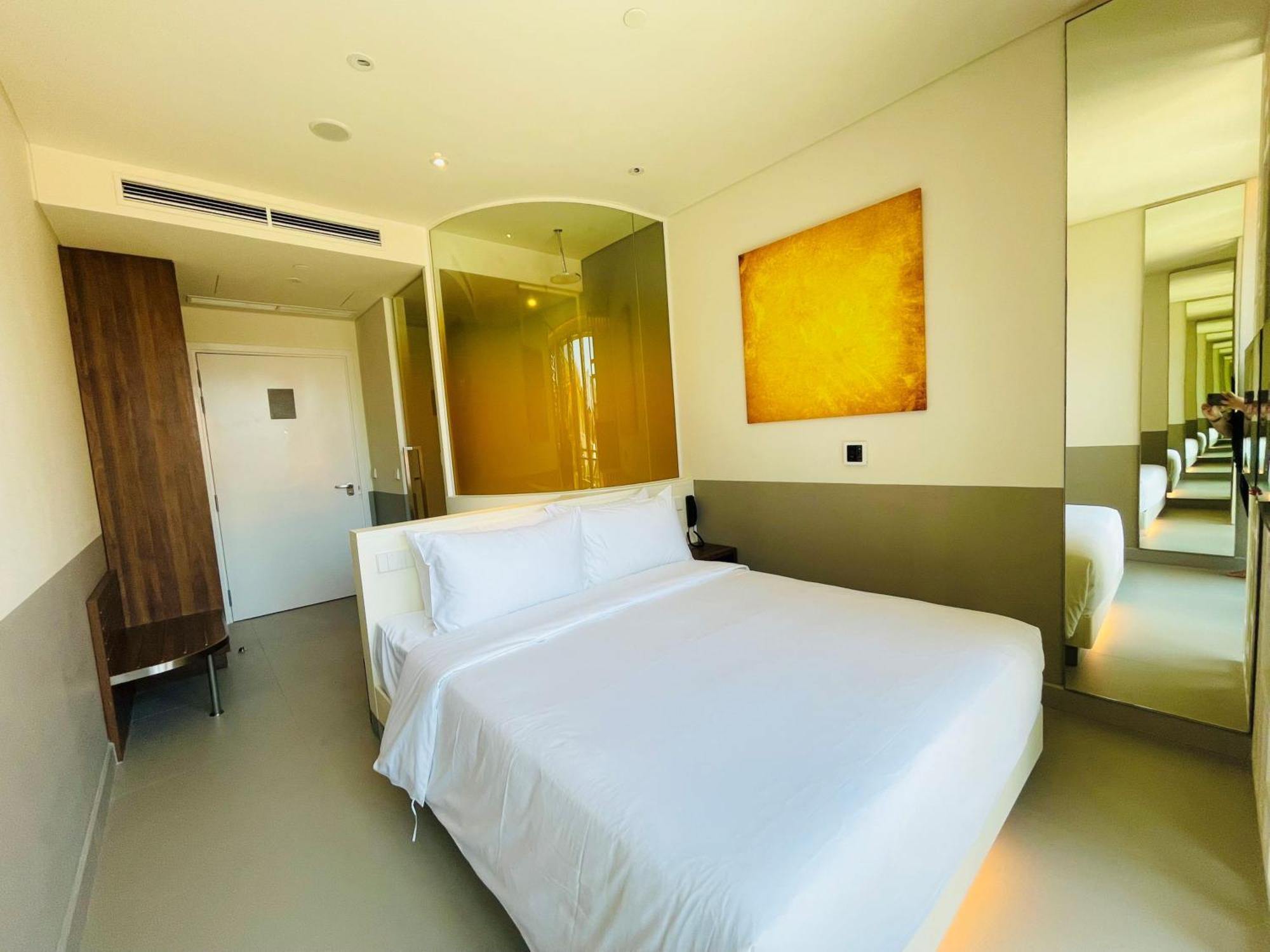 Wink Hotel Can Tho Ninh Kieu Wharf - 24Hrs Stay & Rooftop Pool Bar Exterior photo